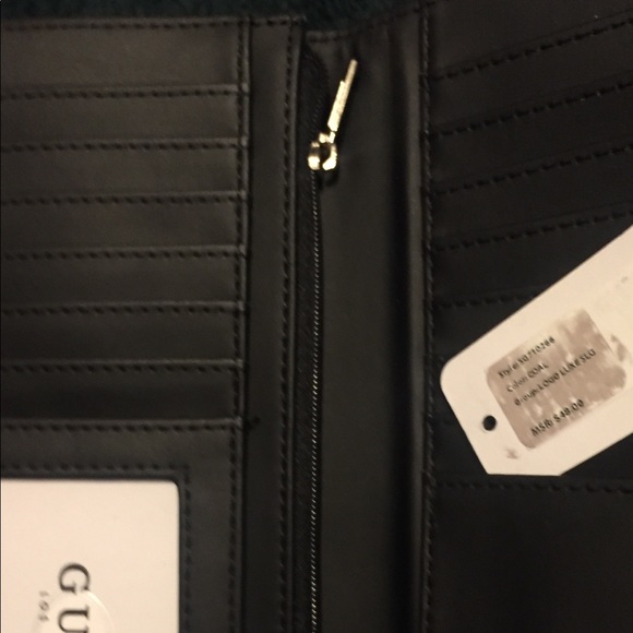 NWT Guess Woman’s Clutch/Trifold/Wallet Logo Luxe SLG Coal - Picture 4 of 9